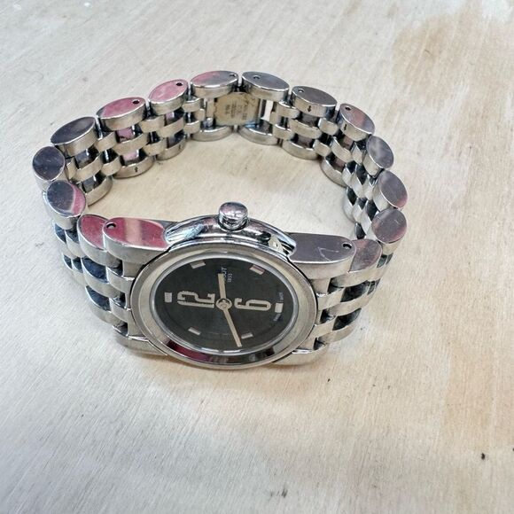 TISSOT T classic 1853 Quartz Wristwatch T030 009 A new battery - Picture 14 of 17